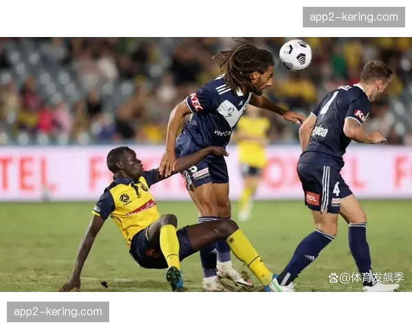 汉堡中场拦截能力突出 但防线稳定性仍存明显隐患